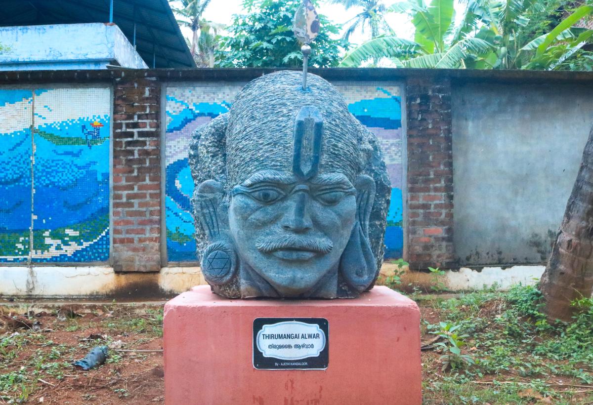 Granite Alwar Sculptures Image 1