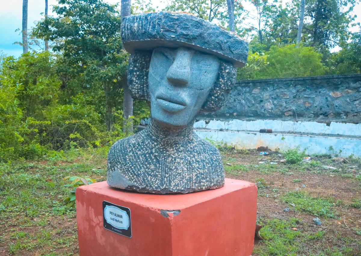Granite Alwar Sculptures Image 2